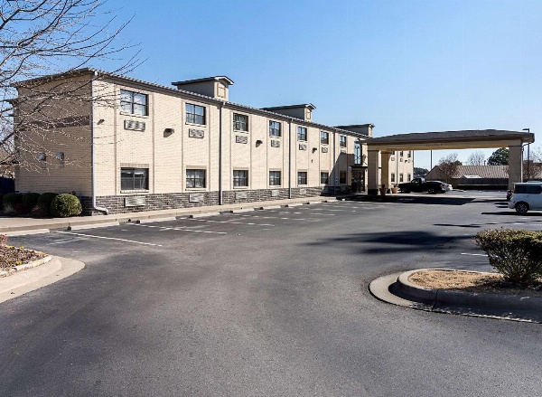 Econo Lodge Inn And Suites Little Rock image 1