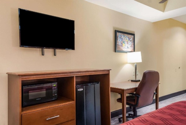 Econo Lodge Inn And Suites Little Rock image 13