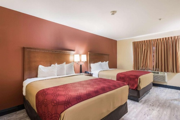 Econo Lodge Inn And Suites Little Rock image 17
