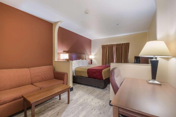 Econo Lodge Inn And Suites Little Rock image 19