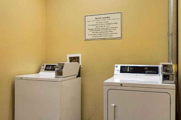 Econo Lodge Inn And Suites Little Rock image 24