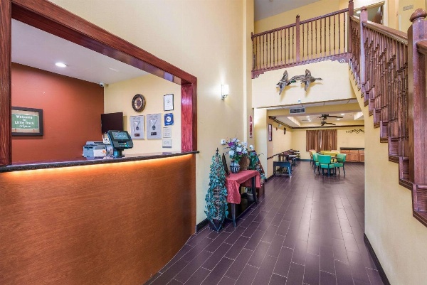 Econo Lodge Inn And Suites Little Rock image 5
