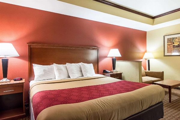 Econo Lodge Inn And Suites Little Rock image 6