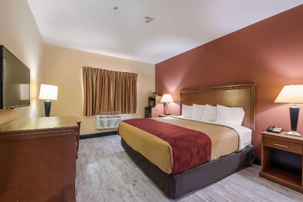 Econo Lodge Inn And Suites Little Rock image 7